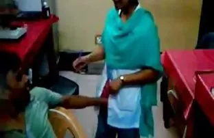 XXX రాగి జుట్టు cums నుండి మీ ఇష్టమైన మాటలను