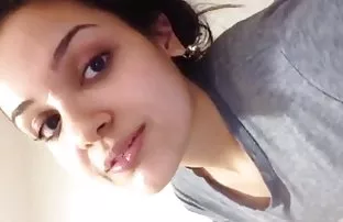 XXX రెండు పురుషులు ఇవ్వాలని గర్ల్ నోటిలో