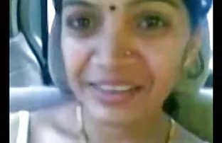 XXX బిగుతైన దుస్తులు స్వాధీనం నల్ల బొచ్చు స్త్రీ