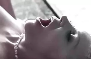 XXX చాలు కెమెరా లో మహిళల ఉక్కిరి బిక్కిరి చెయ్యి