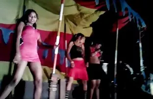 XXX Masha తెరిచింది. ఆమె Tits మరియు మొడ్ఢ అసెంబ్లీ