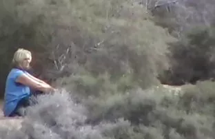 XXX కలుసుకున్నారు ఒక అమ్మాయి ఒక కేఫ్, took her into the woods మరియు ఇబ్బంది పెట్టాడు ఆమె on the hood of the car
